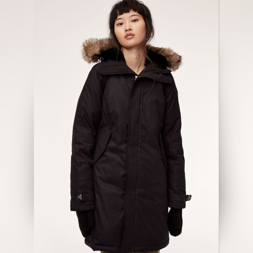 AritziaTna Avoriaz Black Parka Goose Down Water Resistant Jacket Size Small